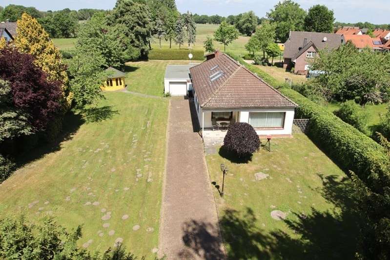 Außenansicht - Bungalow in 30855 Langenhagen mit 126m² kaufen