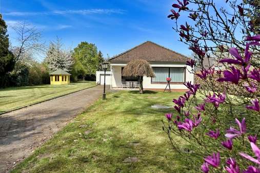 Außenansicht - Bungalow in 30855 Langenhagen mit 126m² kaufen