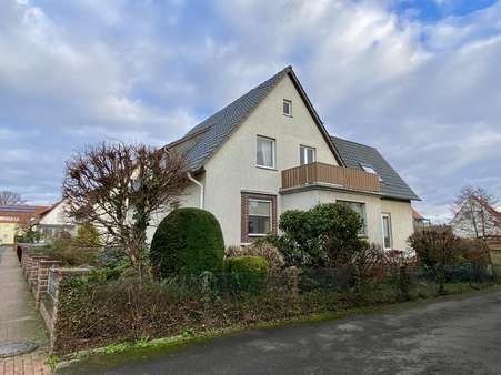 Außenansicht - Zweifamilienhaus in 30952 Ronnenberg mit 165m² kaufen