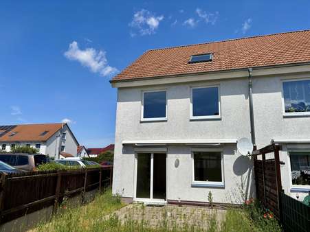 Außenansicht Außenansicht - Reihenendhaus in 30952 Ronnenberg mit 130m² kaufen