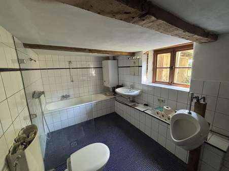 Wannenbad im Erddgeschoss - Einfamilienhaus in 30926 Seelze mit 193m² kaufen