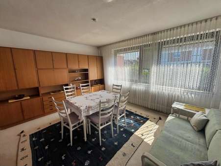 Essplatz im Wohnzimmer - Reihenmittelhaus in 30823 Garbsen mit 124m² kaufen