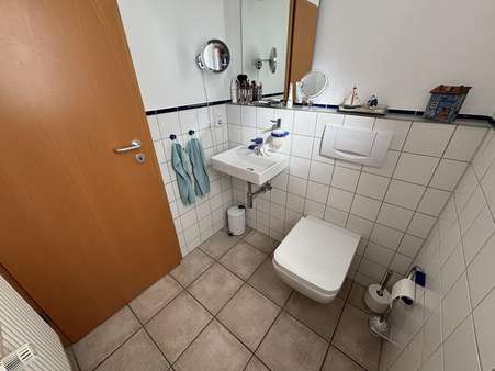 Gäste-WC - Doppelhaushälfte in 31275 Lehrte mit 120m² kaufen