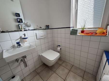Gäste-WC - Doppelhaushälfte in 31275 Lehrte mit 120m² kaufen