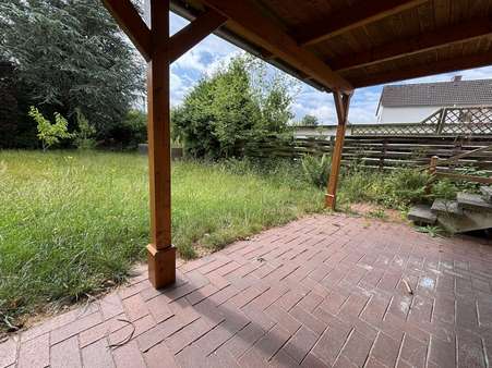 überdachte Terrasse - Doppelhaushälfte in 31515 Wunstorf mit 155m² kaufen