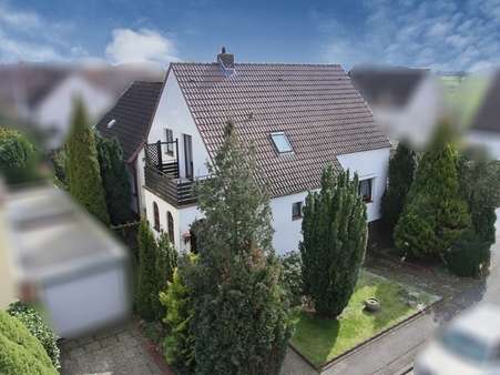 Außenansicht Gebäude - Einfamilienhaus in 30966 Hemmingen mit 160m² kaufen