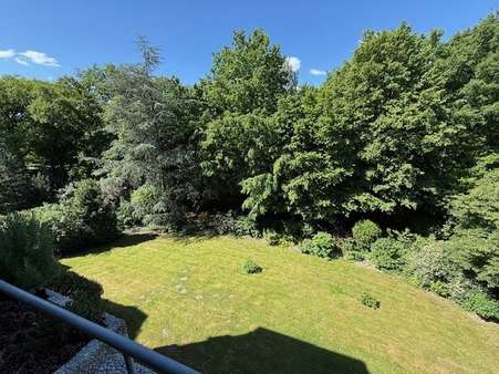 Blick vom Balkon - Etagenwohnung in 30659 Hannover mit 96m² kaufen
