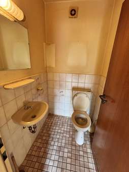 Gästebad - Reihenmittelhaus in 30655 Hannover mit 100m² kaufen