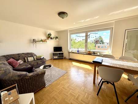 Wohnzimmer - Etagenwohnung in 30880 Laatzen mit 58m² kaufen