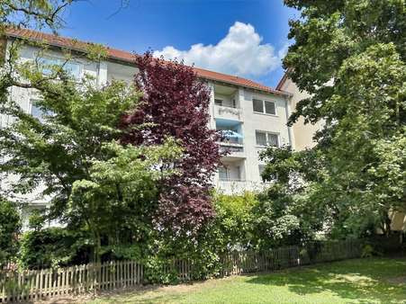 Gebäuderückseite Gebäuderückseite - Etagenwohnung in 30853 Langenhagen mit 63m² kaufen