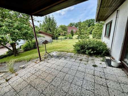 Blick von der Terrasse Blick von der Terrasse - Einfamilienhaus in 30938 Burgwedel mit 185m² kaufen