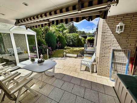 Überdachte Terrasse Überdachte Terrasse - Einfamilienhaus in 30853 Langenhagen mit 142m² kaufen