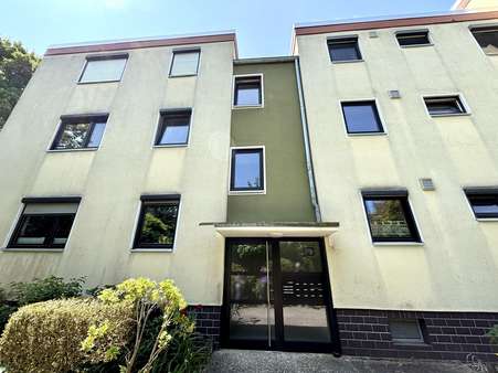 Vorderansicht Gebäude - Etagenwohnung in 30880 Laatzen mit 84m² kaufen