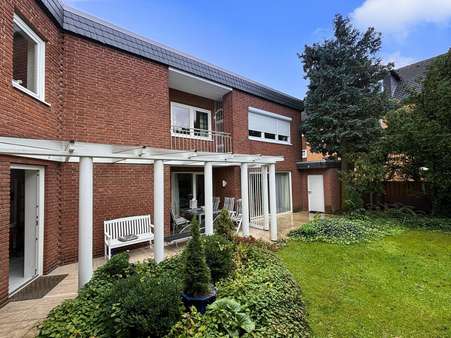 Gartenansicht - Einfamilienhaus in 30457 Hannover mit 254m² kaufen