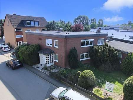 Seitenansicht - Einfamilienhaus in 30457 Hannover mit 254m² kaufen
