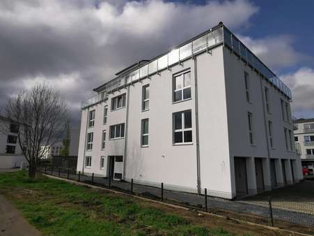 Hauseingangsseite - Etagenwohnung in 31535 Neustadt mit 111m² kaufen