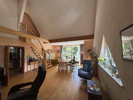 Blick Richtung Essbereich und Dachterrasse Blick Richtung Essbereich und Dachterrasse - Zweifamilienhaus in 30827 Garbsen mit 246m² kaufen