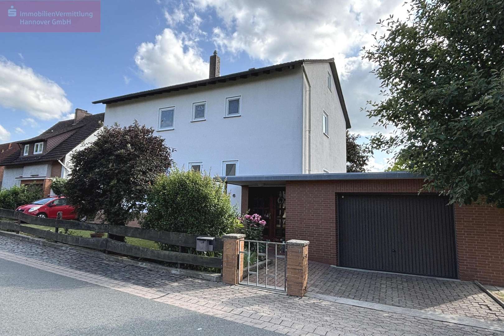 Haus Vorderansicht Haus Vorderansicht - Zweifamilienhaus in 30989 Gehrden mit 166m² kaufen