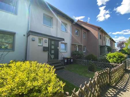 Hausansicht Hausansicht - Reihenmittelhaus in 31515 Wunstorf mit 70m² kaufen