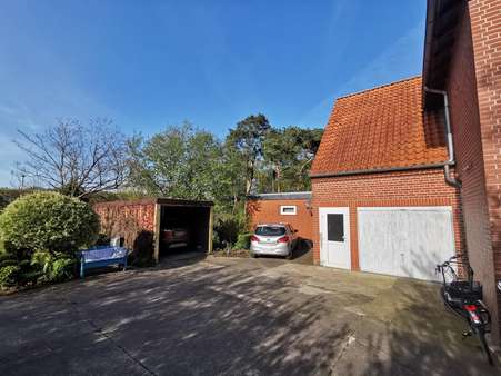 Garagen / Stellplätze - Zweifamilienhaus in 31535 Neustadt mit 205m² kaufen