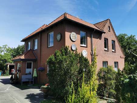 Hauseingang - Zweifamilienhaus in 31535 Neustadt mit 205m² kaufen