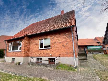 Hausansicht - Einfamilienhaus in 30900 Wedemark mit 172m² kaufen