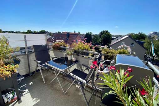 Sommerimpression - Dachgeschosswohnung in 30853 Langenhagen mit 60m² günstig kaufen