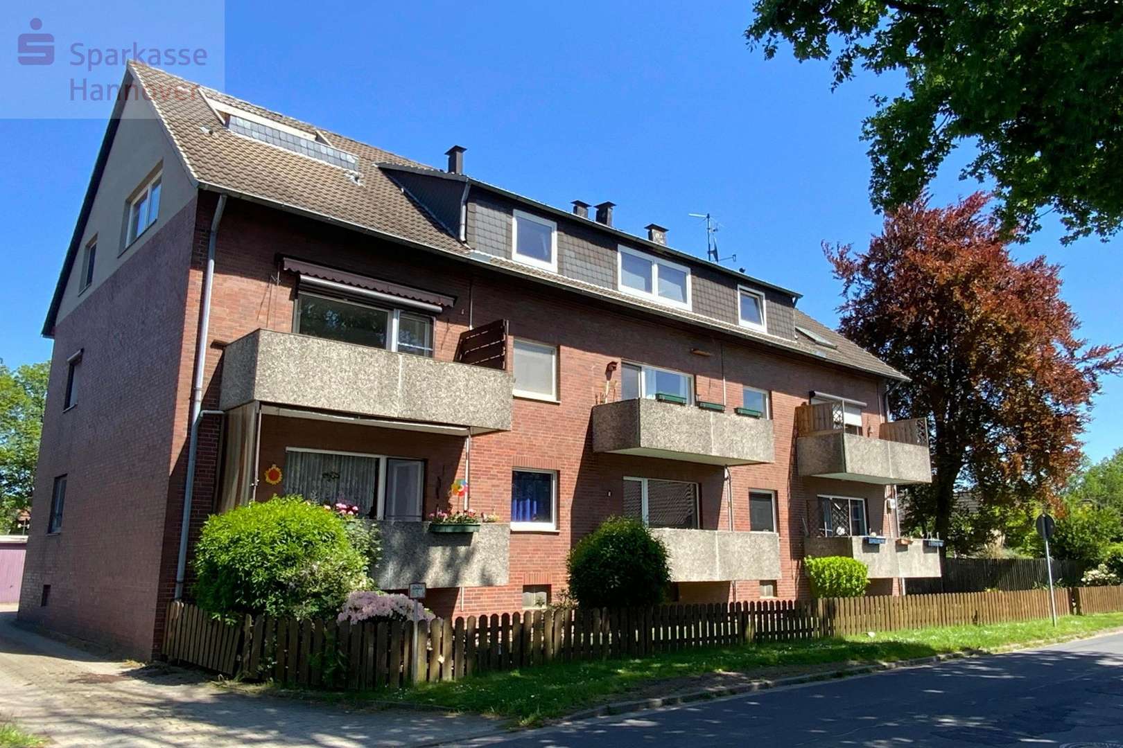 Straßenansicht - Etagenwohnung in 30855 Langenhagen mit 88m² kaufen