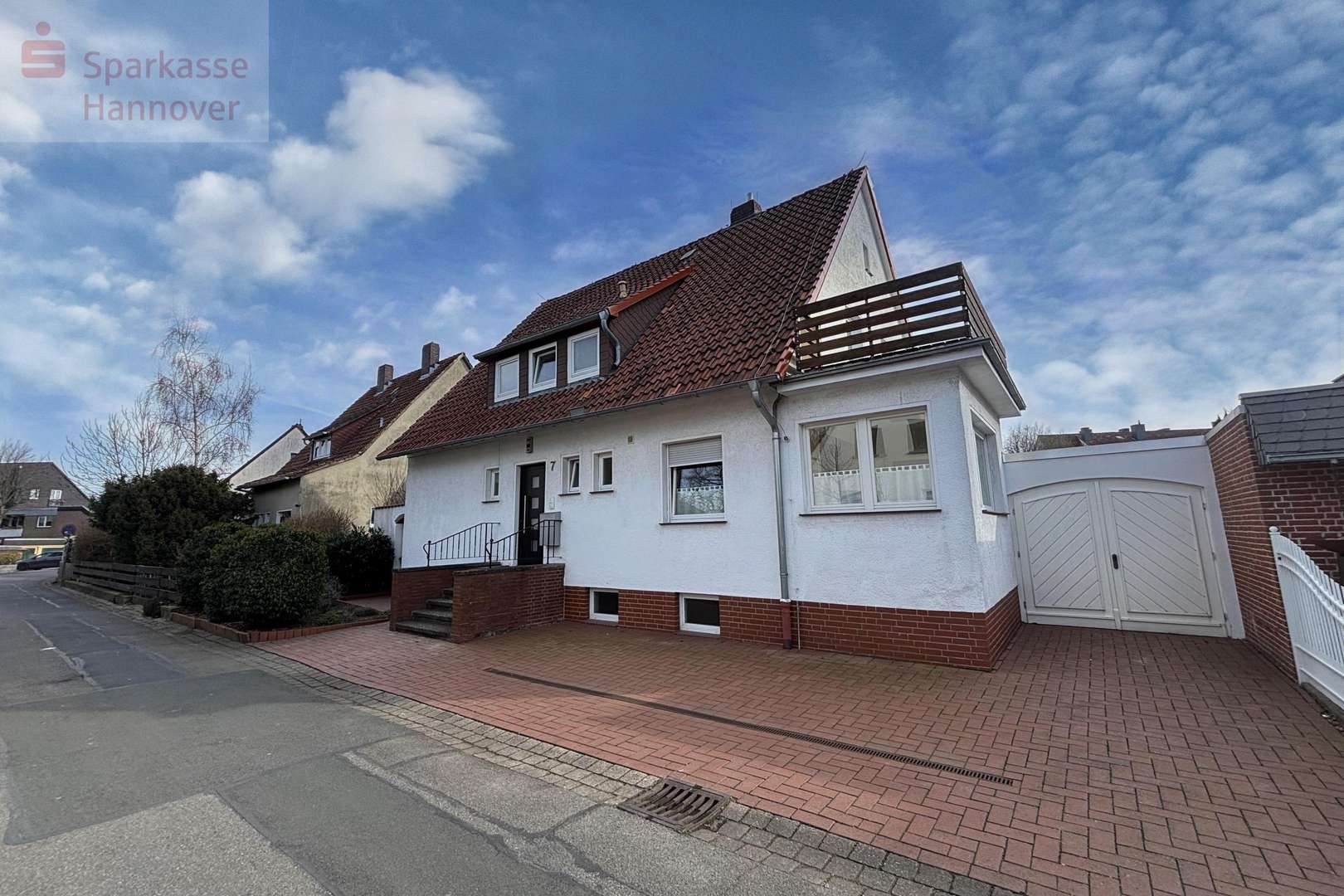 Frontansicht - Zweifamilienhaus in 31275 Lehrte mit 225m² kaufen