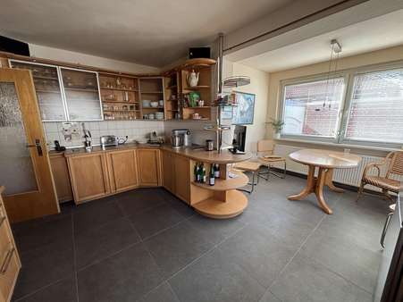 Küche - Zweifamilienhaus in 31275 Lehrte mit 225m² kaufen