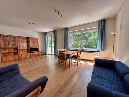 Wohn-/Esszimmer Wohn-/Esszimmer - Erdgeschosswohnung in 30171 Hannover mit 144m² kaufen