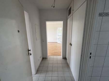 Eingangsbereich Eingangsbereich - Mehrfamilienhaus in 30827 Garbsen mit 423m² kaufen