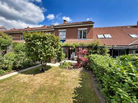 Blick aus dem Garten EG - Reihenmittelhaus in 30659 Hannover mit 134m² kaufen