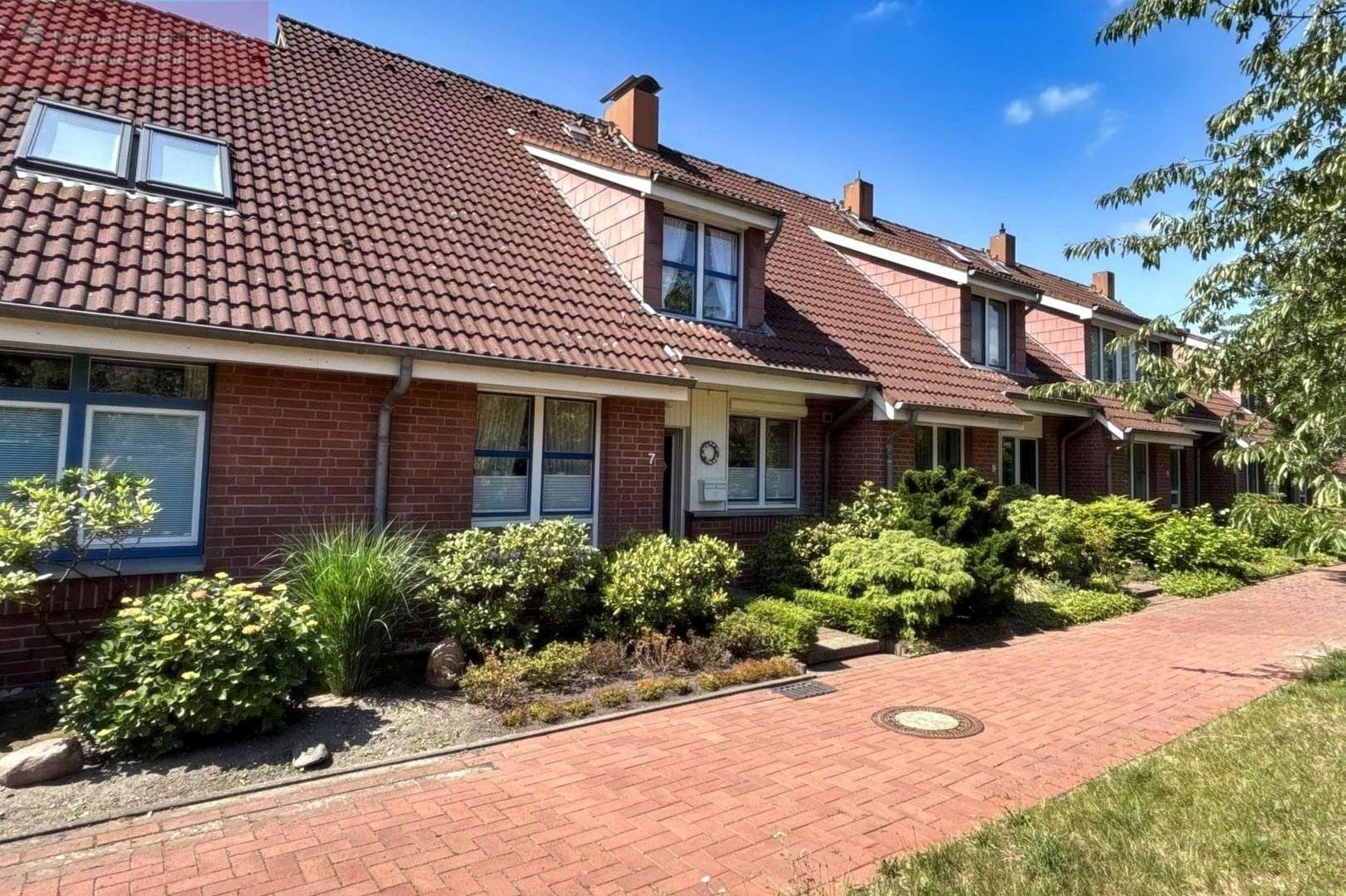 Vorderansicht - Reihenmittelhaus in 30659 Hannover mit 134m² kaufen