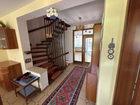 Flur - Reihenmittelhaus in 30659 Hannover mit 134m² kaufen