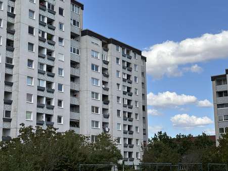Rückwärtige Ansicht Rückwärtige Ansicht - Etagenwohnung in 30851 Langenhagen mit 89m² kaufen