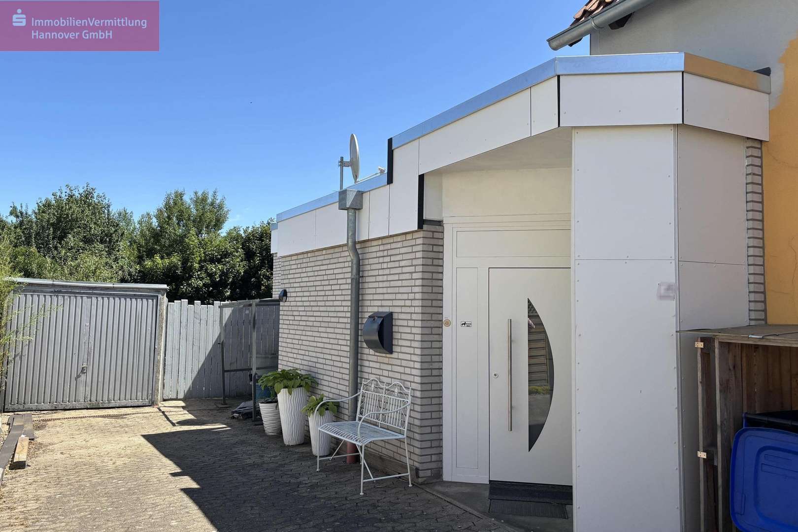 Hauseingang Hauseingang - Bungalow in 30855 Langenhagen mit 79m² kaufen