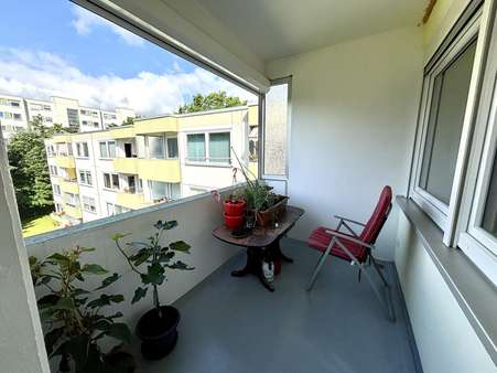 Balkon/ Loggia - Dachgeschosswohnung in 30880 Laatzen mit 73m² kaufen