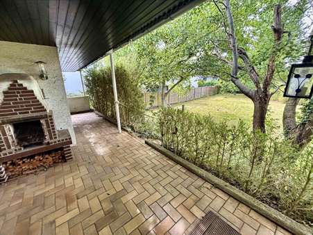 Überdachte Terrasse Überdachte Terrasse - Bungalow in 30900 Wedemark mit 126m² kaufen