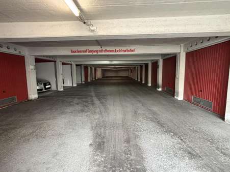 Blick in die Tiefgaragenanlage Blick in die Tiefgaragenanlage - Einzelgarage in 30880 Laatzen mit 0m² kaufen