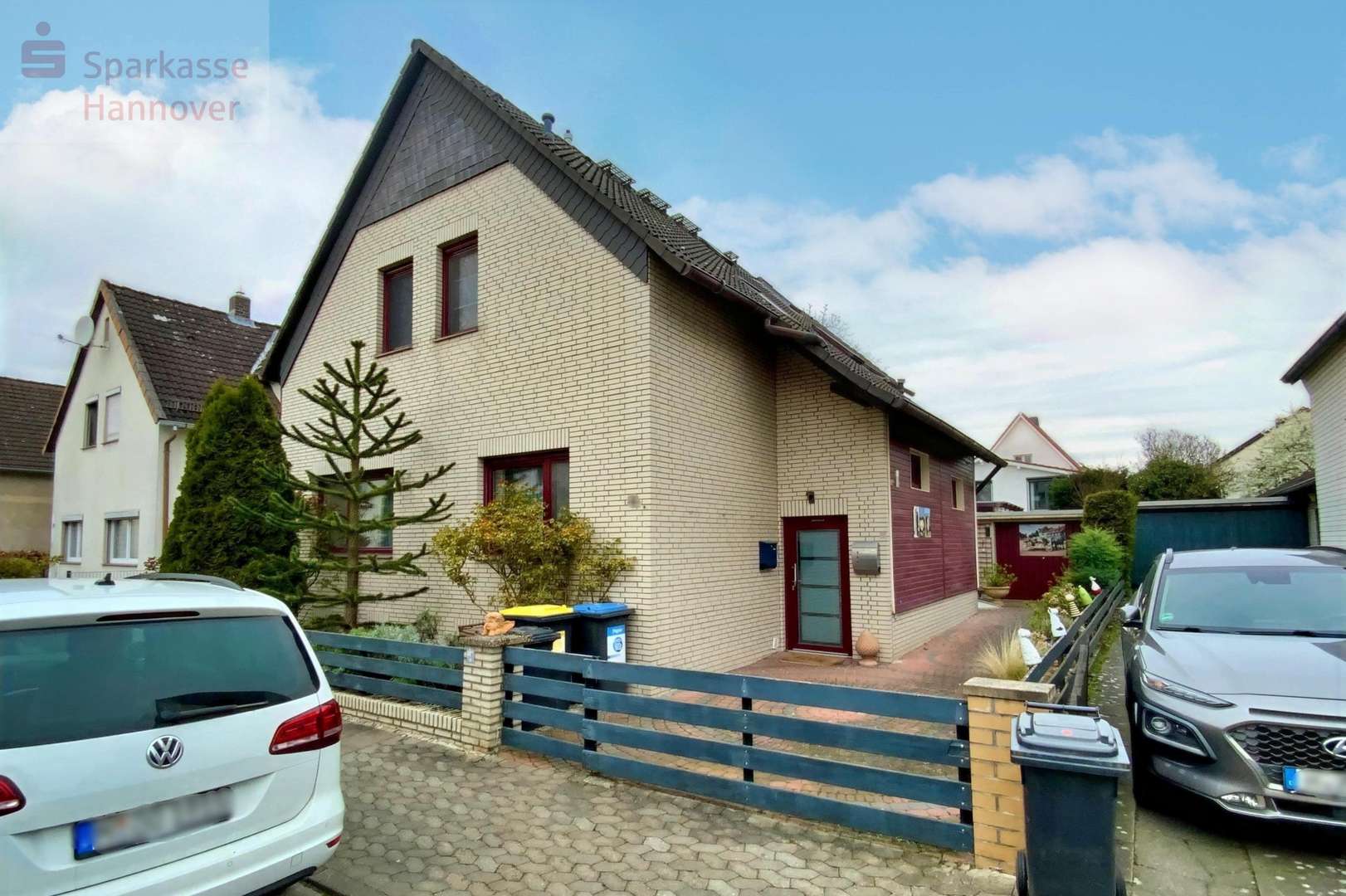 Vorderansicht - Zweifamilienhaus in 30559 Hannover mit 269m² kaufen