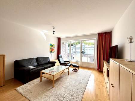 Wohnzimmer Wohnzimmer - Etagenwohnung in 30559 Hannover mit 84m² kaufen