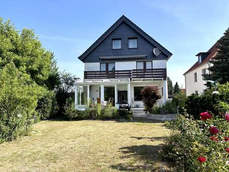 Rückansicht Gebäude Rückansicht Gebäude - Zweifamilienhaus in 30966 Hemmingen mit 189m² kaufen