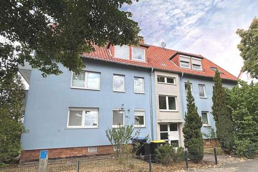Vorderansicht Vorderansicht - Dachgeschosswohnung in 31303 Burgdorf mit 72m² kaufen