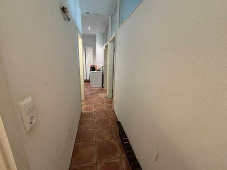 Flur Flur - Zwangsversteigerung Erdgeschosswohnung in 30926 Seelze mit 120m² kaufen