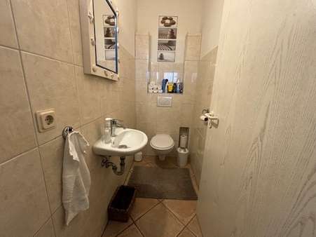 GästeWC GästeWC - Zwangsversteigerung Erdgeschosswohnung in 30926 Seelze mit 120m² kaufen
