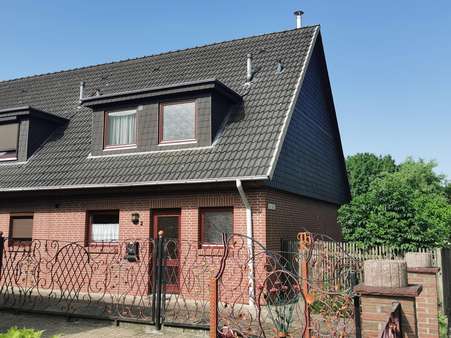 Hauseingang - Reihenendhaus in 31535 Neustadt mit 107m² günstig kaufen