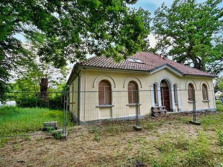 Jagdhaus - Grundstück in 30519 Hannover mit 10010m² kaufen