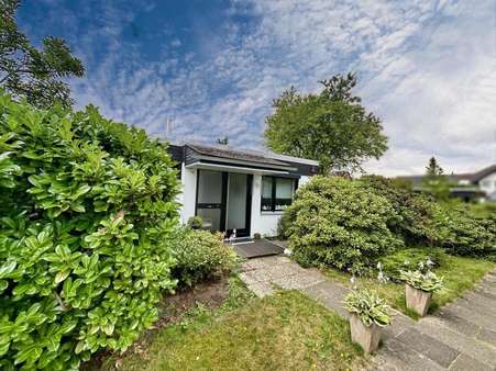 Hauseingang Hauseingang - Bungalow in 30916 Isernhagen mit 143m² kaufen