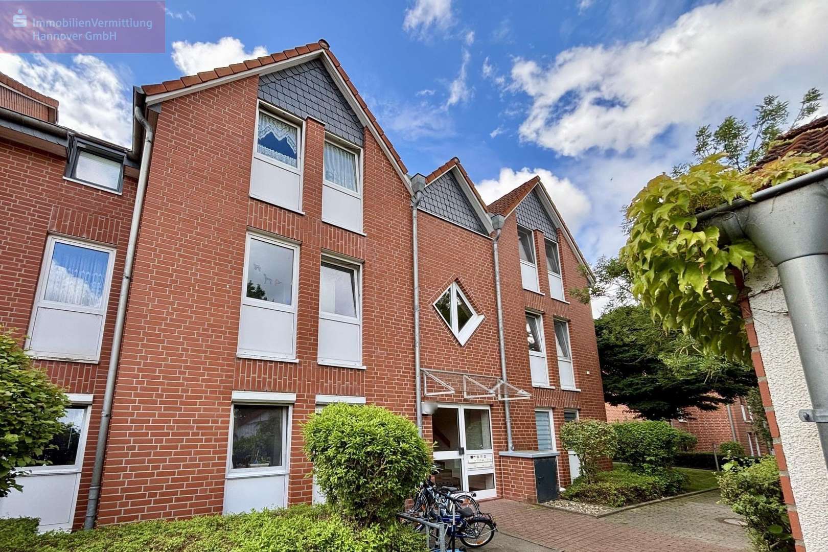 Außenansicht Außenansicht - Erdgeschosswohnung in 30952 Ronnenberg mit 80m² kaufen